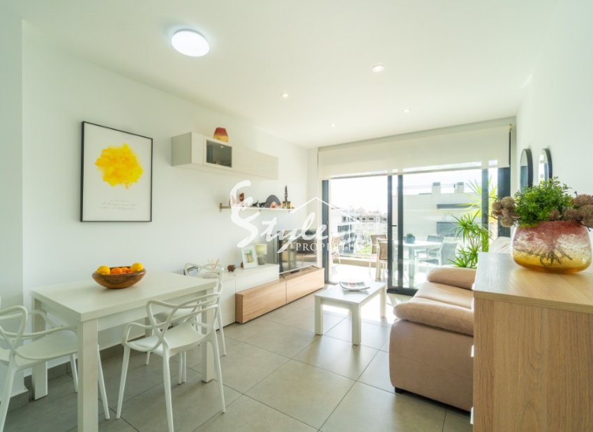 Comprar apartamento con piscina en Villamartin cerca del golf. ID 6332