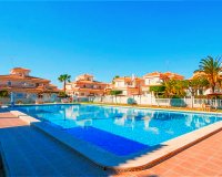 Comprar apartamento con piscina y cerca del mar en Playa Flamenca, Orihuela Costa. ID: 6333