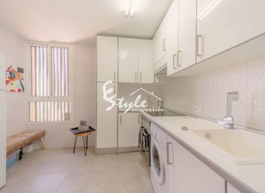 Comprar Apartamento en la playa de Torrevieja a 50 metros del mar. ID ST-6351