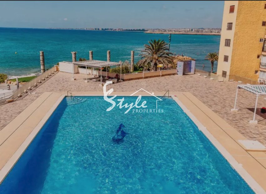 Comprar Apartamento en la playa de Torrevieja a 50 metros del mar. ID ST-6351
