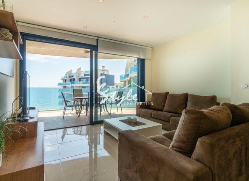 Comprar apartamento en primera línea del mar con vistas panorámicas en Sea Senses, Punta Prima. ID 4261