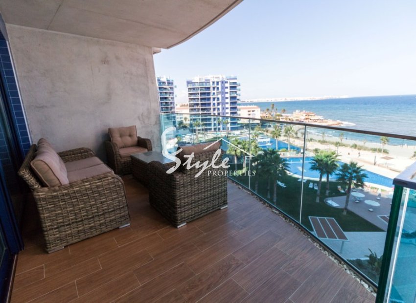 Comprar apartamento en primera línea del mar con vistas panorámicas en Sea Senses, Punta Prima. ID 4757