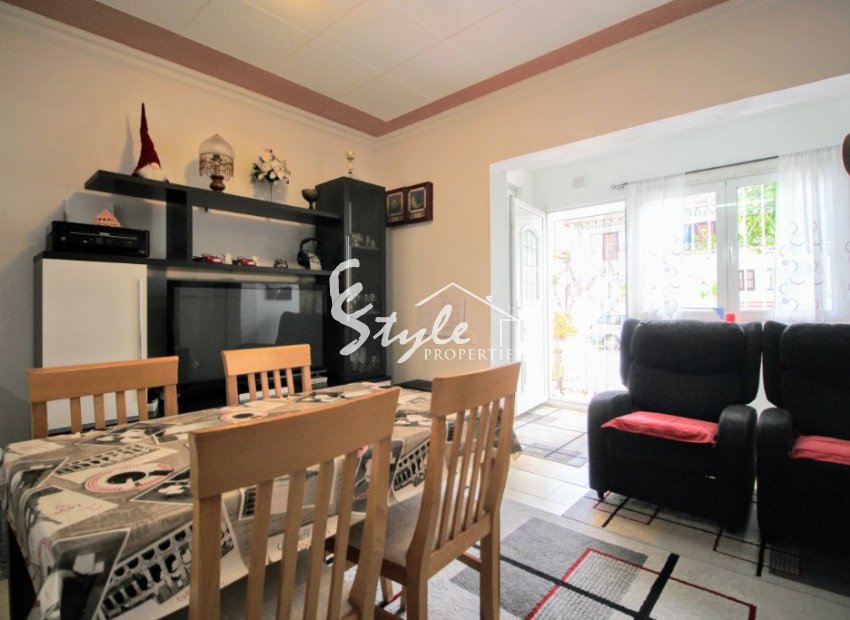 Comprar bungalow al lado de la Lago Jardin,Torrevieja. ID 4290