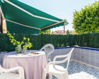 Comprar bungalow con piscina y cerca del mar en Playa Flamenca, Orihuela Costa. ID: 4018