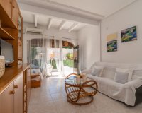 Comprar bungalow con piscina y cerca del mar en Playa Flamenca, Orihuela Costa. ID: 4018