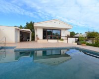 Comprar casa independiente con piscina en Pinar de Campoverde, Costa Blanca, España. ID 4275