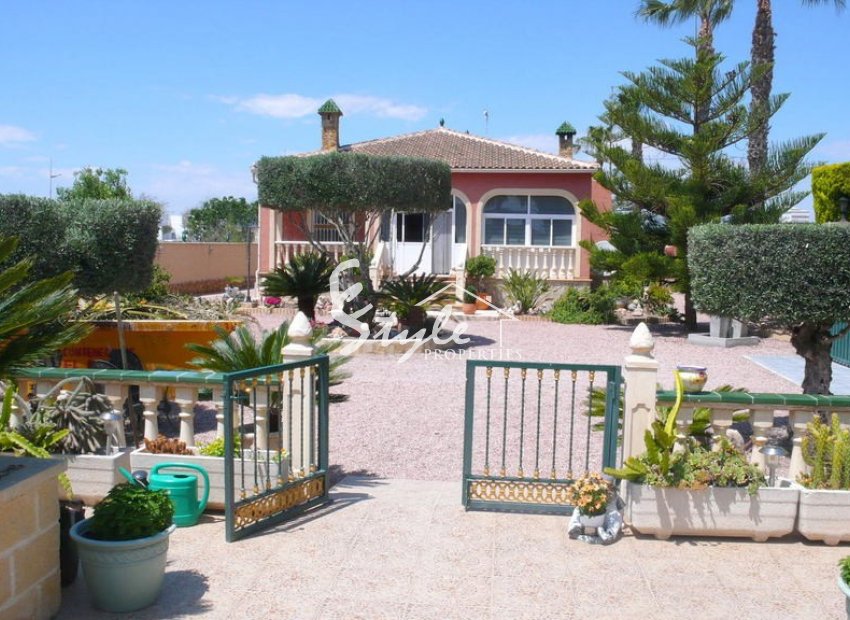 Comprar finca con una gran parcela en Dolores, Costa Blanca. ID: 4063