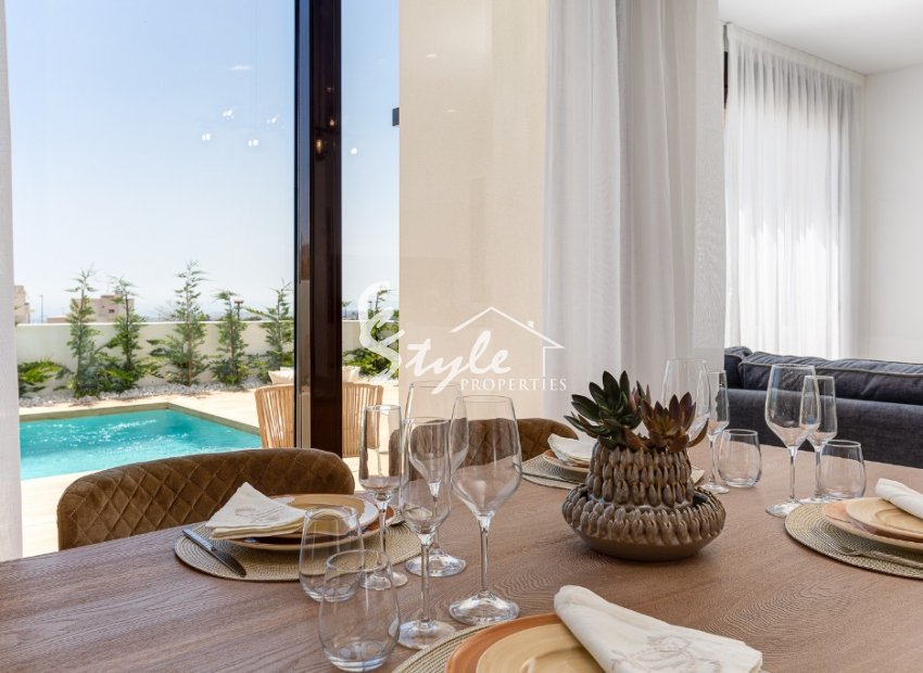 Comprar nueva villa con piscina privada y vistas, cerca del mar en Benidorm. ID: ON1375