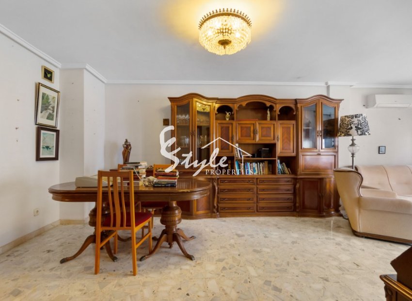 Comprar piso a solo 100 metros de la playa en Torrevieja. ID 6209