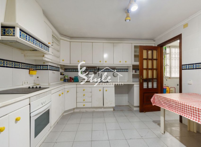 Comprar piso a solo 100 metros de la playa en Torrevieja. ID 6209