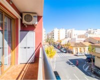 Comprar piso en la playa cerca del mar en Torrevieja, Playa del Centro. ID 4300