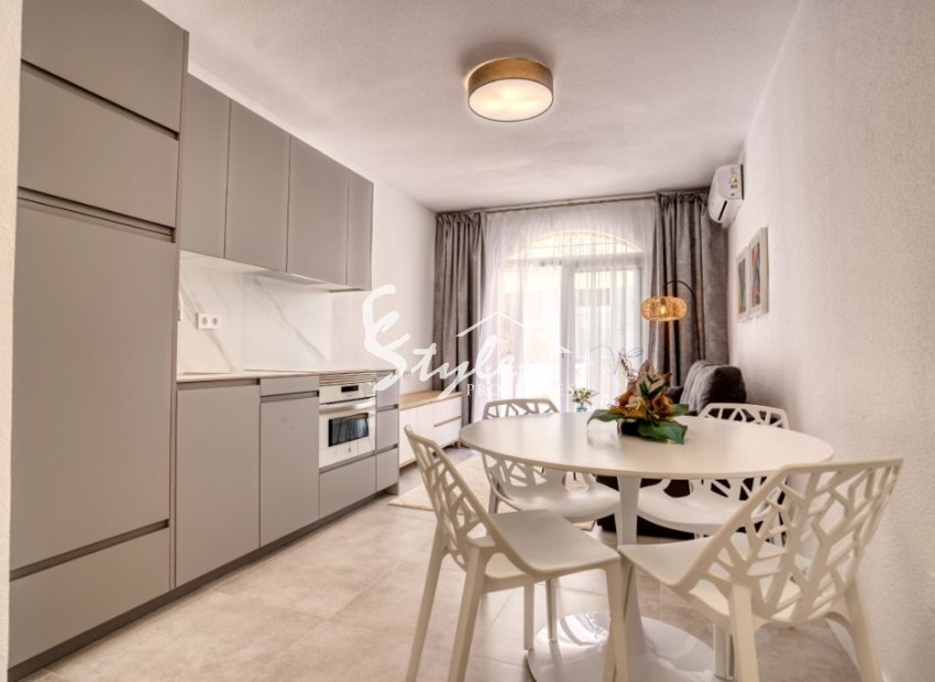 Comprar triplex adosado con jardín y piscina en Torrevieja. ID 6342