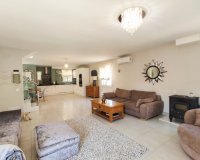 Comprar villa con piscina en Playa Flamenca, cerca del mar y las playas de Orihuela Costa. ID: 4564