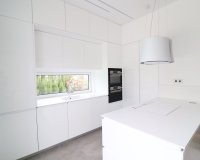 Comprar villa de lujo con zonas ajardinadas y piscina en Las Colinas Golf & Country Club, Villamartín, Orihuela Costa. id 6050