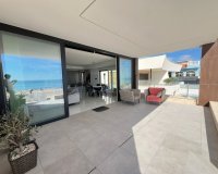 Comprar Villa en 1ª línea de la playa con acceso privado al mar en La Mata Playa. ID 6256