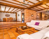 Comprar villa en Mil Palmeras al lado del mar. ID 4449