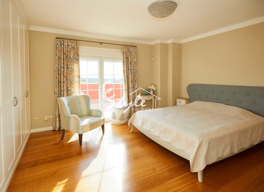 Elegant 5-bedroom villa for sale in Ciudad Quesada, Costa Blanca, Spain. ID2337