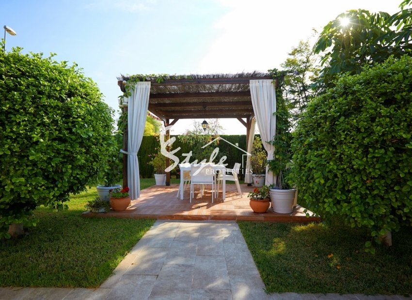 Elegante villa de 5 dormitorios en venta en Ciudad Quesada, Costa Blanca, España. ID2337