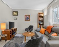 En venta adosado con jardín grande en urbanización cerrada Zeniamar, Playa Flamenca, Orihuela Costa. ID3659