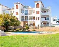 En venta apartamento en planta baja con vistas a la piscina y amplias terrazas en La Ciñuelica R11. 2312