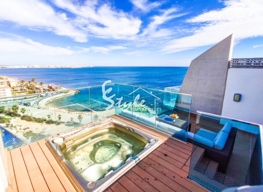 En venta ático  de 2 dormitorios con vistas panorámicas al mar en Sea Senses, Punta Prima ,Alicante, Costa Blanca, Spain ID2610