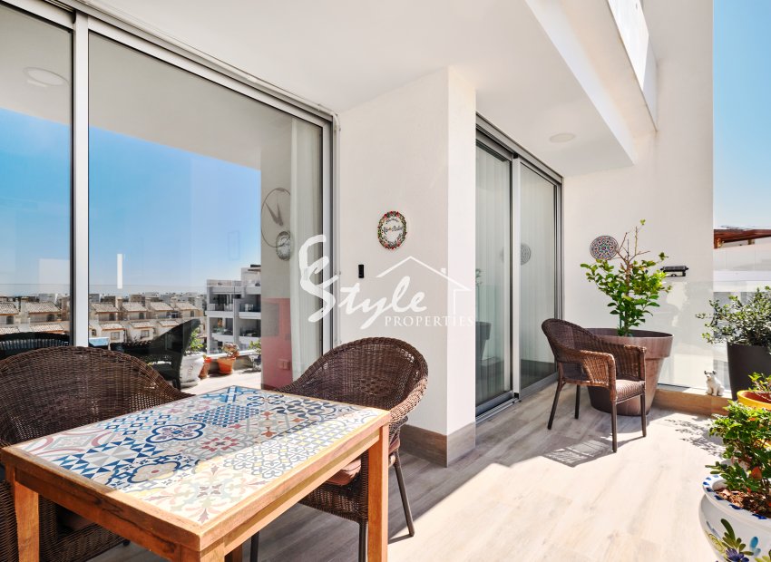 En venta ático en Villamartín, Orihuela Costa. ID2854