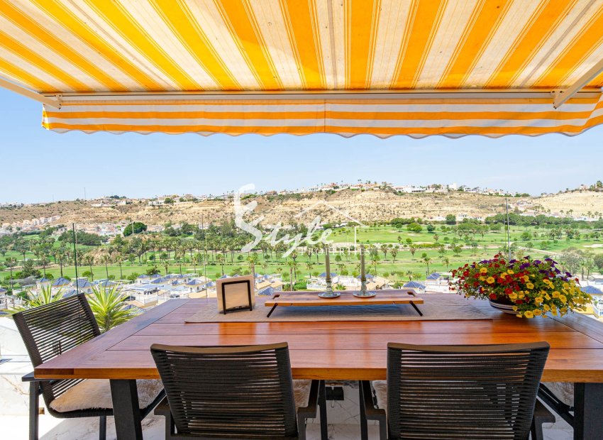 En venta chalet  con Vistas al Campo de Golf en Ciudad Quesada. ID 2977