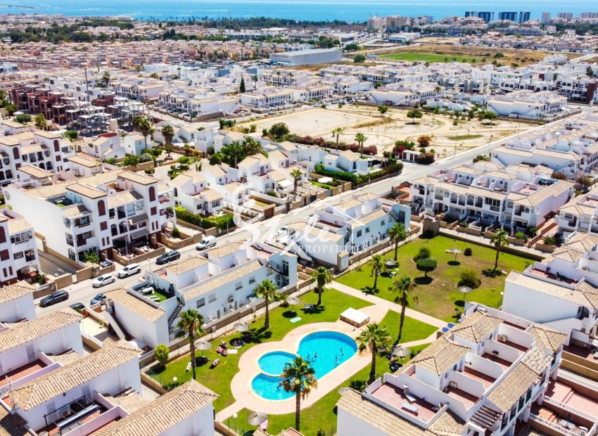 En venta encantador apartamento en planta baja en La Ciñuelica, Punta Prima, Orihuela Costa. ID2350