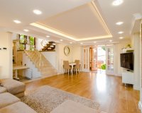 En venta hermosa villa de lujo con piscina y zonas verdes en Ciudad Quesada, Costa Blanca