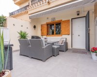 Encantador adosado reformado en venta con vistas al mar en Playa Flamenca, Costa Blanca, España. ID2750