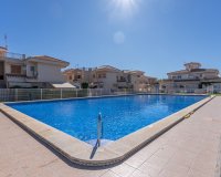 Encantador adosado reformado en venta con vistas al mar en Playa Flamenca, Costa Blanca, España. ID2750