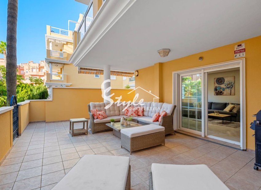 Fabulous 2-beds 2 baths apartment close to the sea in Cabo Roig, Costa Blanca, Spain. ID2751