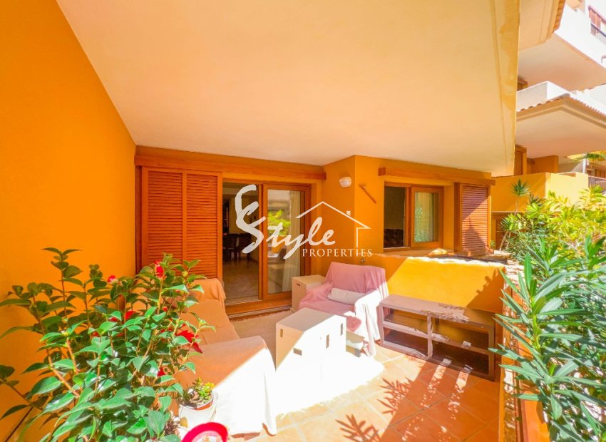 For rent south-facing apartment of 2 bedrooms in La Recoleta, Punta Prima, Costa Blanca. ID101