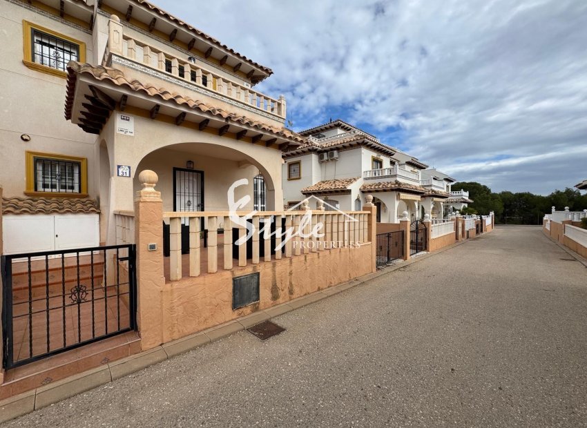 For sale: 2-bedroom townhouse in a residential complex with a swimming pool in Lomas de Cabo Roig, Los Dolses, Costa Blanca, Spain. ID2348