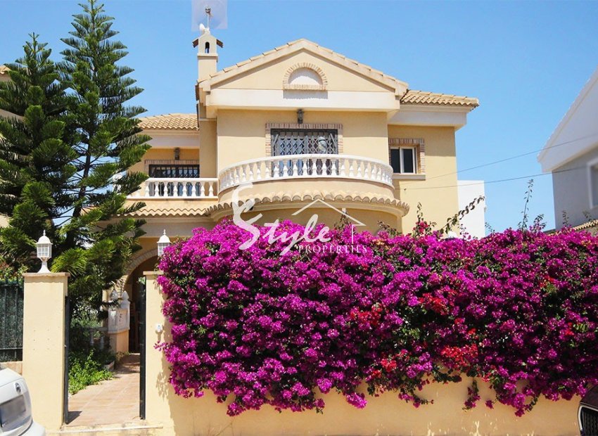For sale 4 bedroom villa in Las Filipinas, Orihuela Costa, Costa Blanca. ID2752