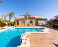 For sale  5 bedrooms villa  with huge garage  165 m2 in Los Altos, Orihuela Costa, Costa Blanca , Spain. ID2689