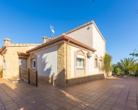 For sale  5 bedrooms villa  with huge garage  165 m2 in Los Altos, Orihuela Costa, Costa Blanca , Spain. ID2689