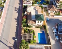 For sale a detached villa with a swimming pool in Doña Pepa, Cuidad Quesada, Costa Blanca, Spain. ID1356