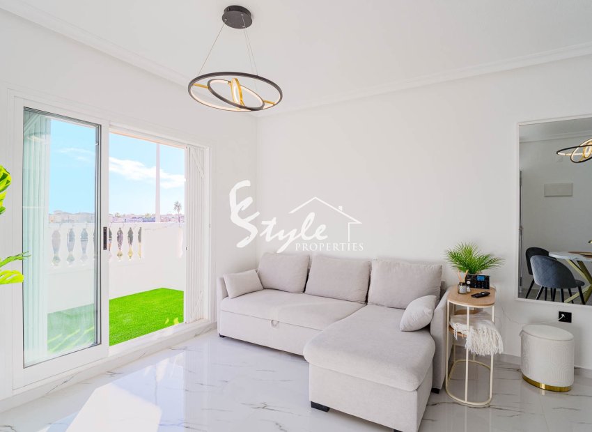 For sale apartment in Zeniamar 1 , Playa Flamenca, Orihuela Costa, Costa Blanca . ID2595