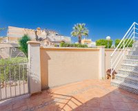For sale beautiful bungalow with solarium in a gated community with pool in Los Altos, Torrevieja, Costa Blanca. ID2425