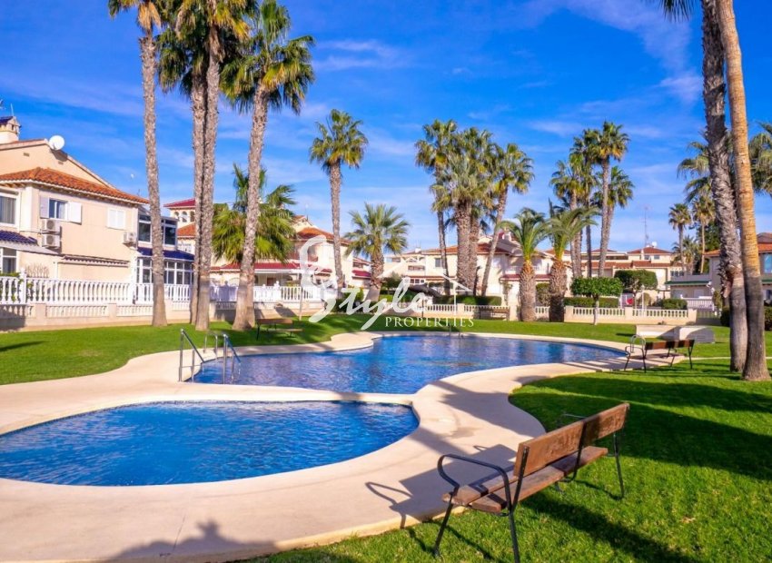 For sale bungalow with private garden in Zeniamar, Playa Flamenca, Orihuela Costa, Spain. ID2339