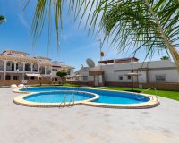 For sale charming townhouse with parking in La Cinuelica, Punta Prima, Orihuela Costa. ID1970