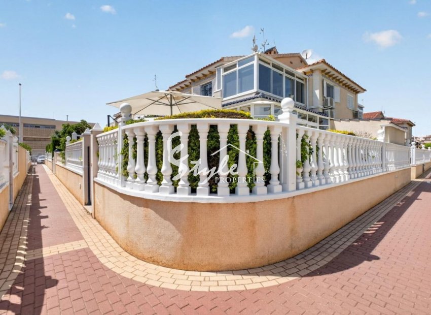 For Sale Corner Townhouse with Spacious Garden in Gated Zeniamar Community, Playa Flamenca, Orihuela Costa. ID3659