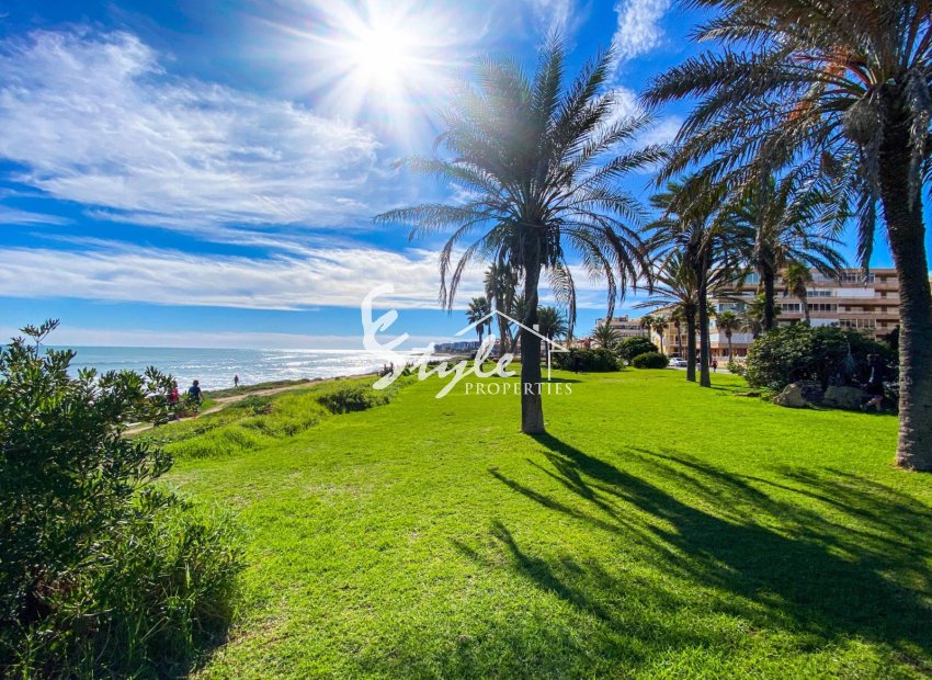 For sale cozy apartment close to sea in Mar Azul, Torrevieja, Costa Blanca. ID2352