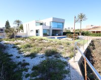 For sale frontline house with pool in Cabo Roig, Costa Blanca, Spain. ID1281