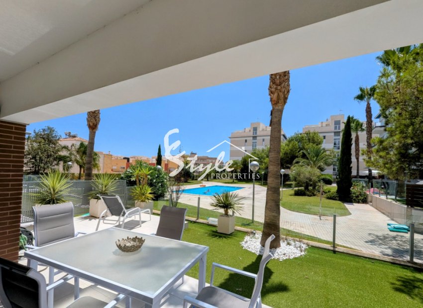 For sale ground floor apartment in El Mirador de Villamartin, Los Dolces, Orihuela Costa, Costa Blanca. ID1945