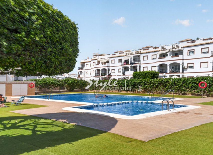 For Sale Large Sunny Apartment of 2 Beds, with Parking and 2 Terraces in La Ciñuelica, Punta Prima, Costa Blanca. ID3676