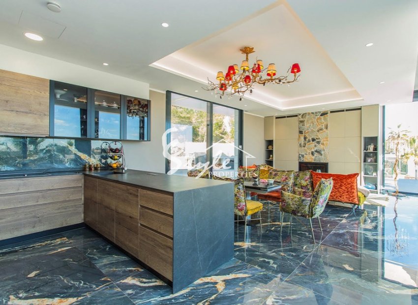 For sale modern  villa en Las Colinas Golf & Country Club, Villamartín, Orihuela Costa. iD2802