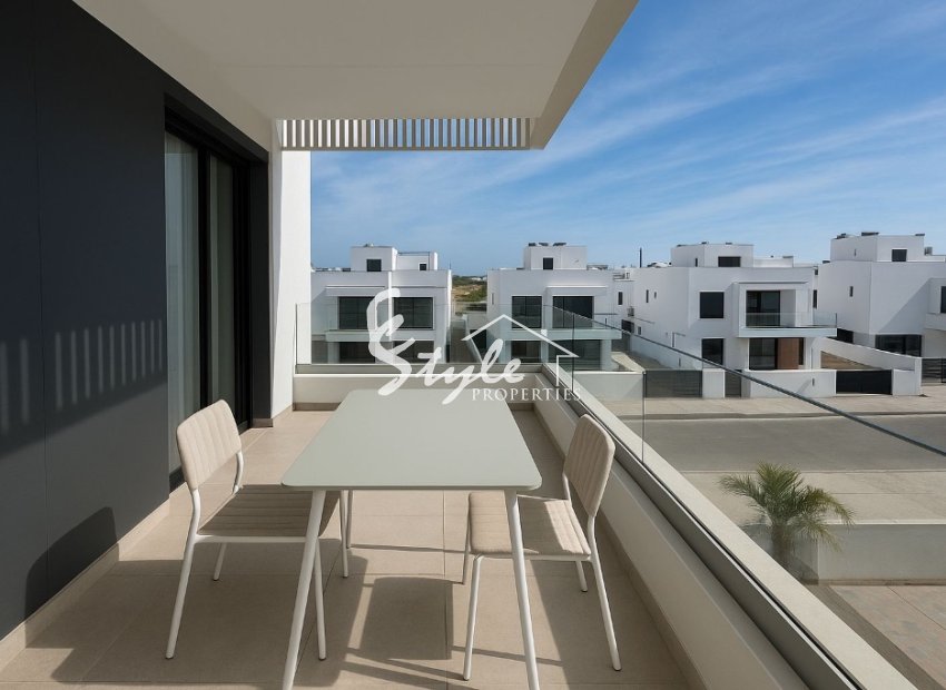 For sale new modern apartment in Santa Rosalia Lake. ID2972