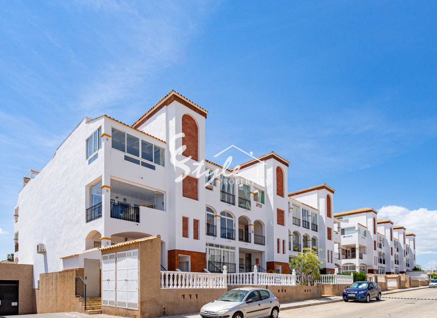 For Sale Penthouse of 2 Bedrooms with Private Solarium in La Ciñuelica, Punta Prima, Los Altos, Costa Blanca. ID2426